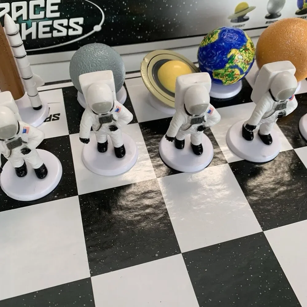 RICO/TAG EXPRESS UNIQE SPACE CHESS BOARD GAME 2001 COMPLETE SET